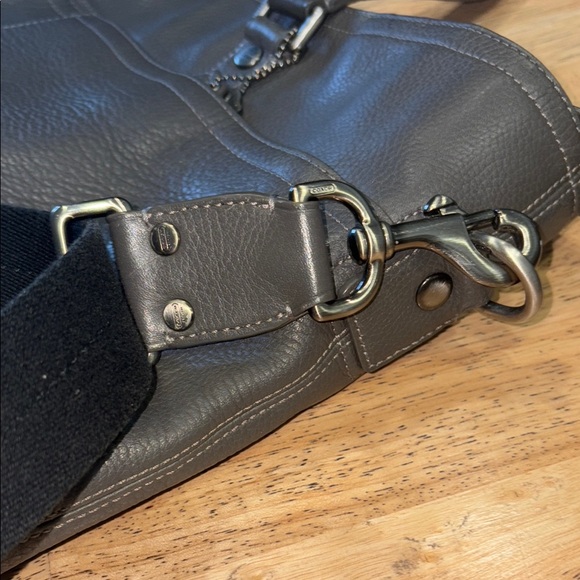 Coach Grey Tote Shoulder bag Carry On Luggage Pebble Leather - Picture 7 of 10